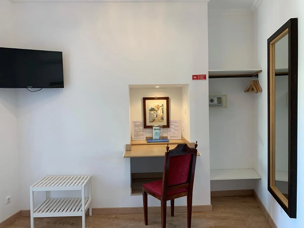 Discovery Apartment Estrela Lisbon 0*,
