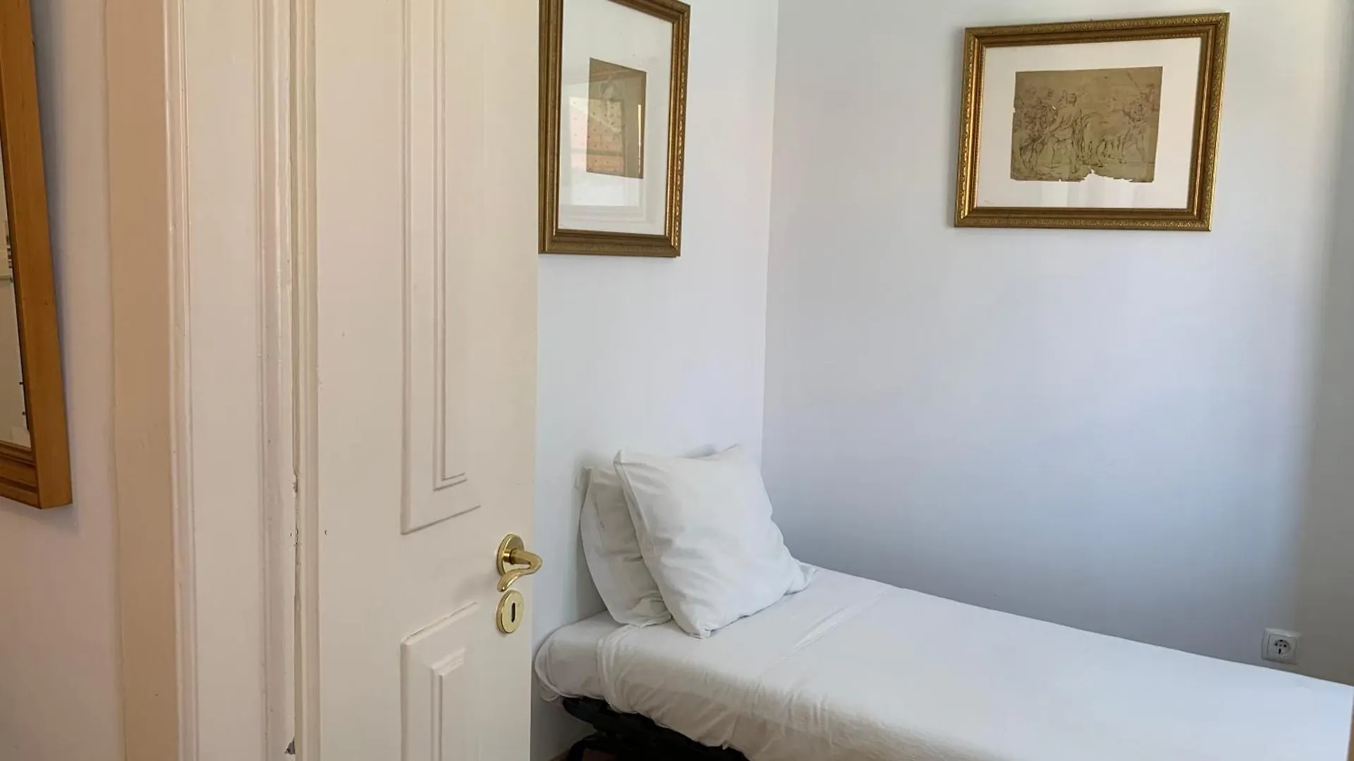 Discovery Apartment Estrela Lisbon